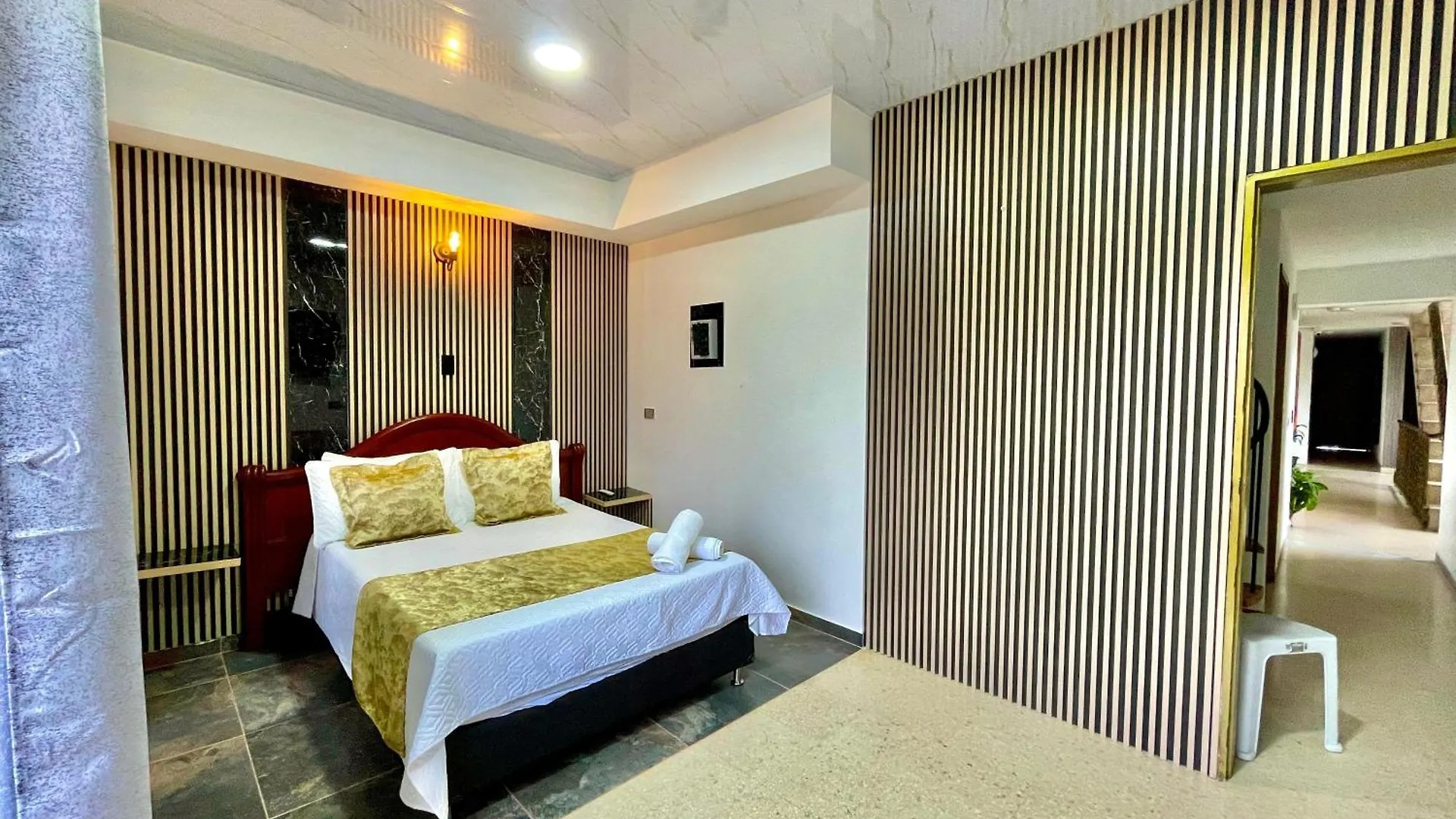 ***  Hotel Torre Primavera Medellín Colombia