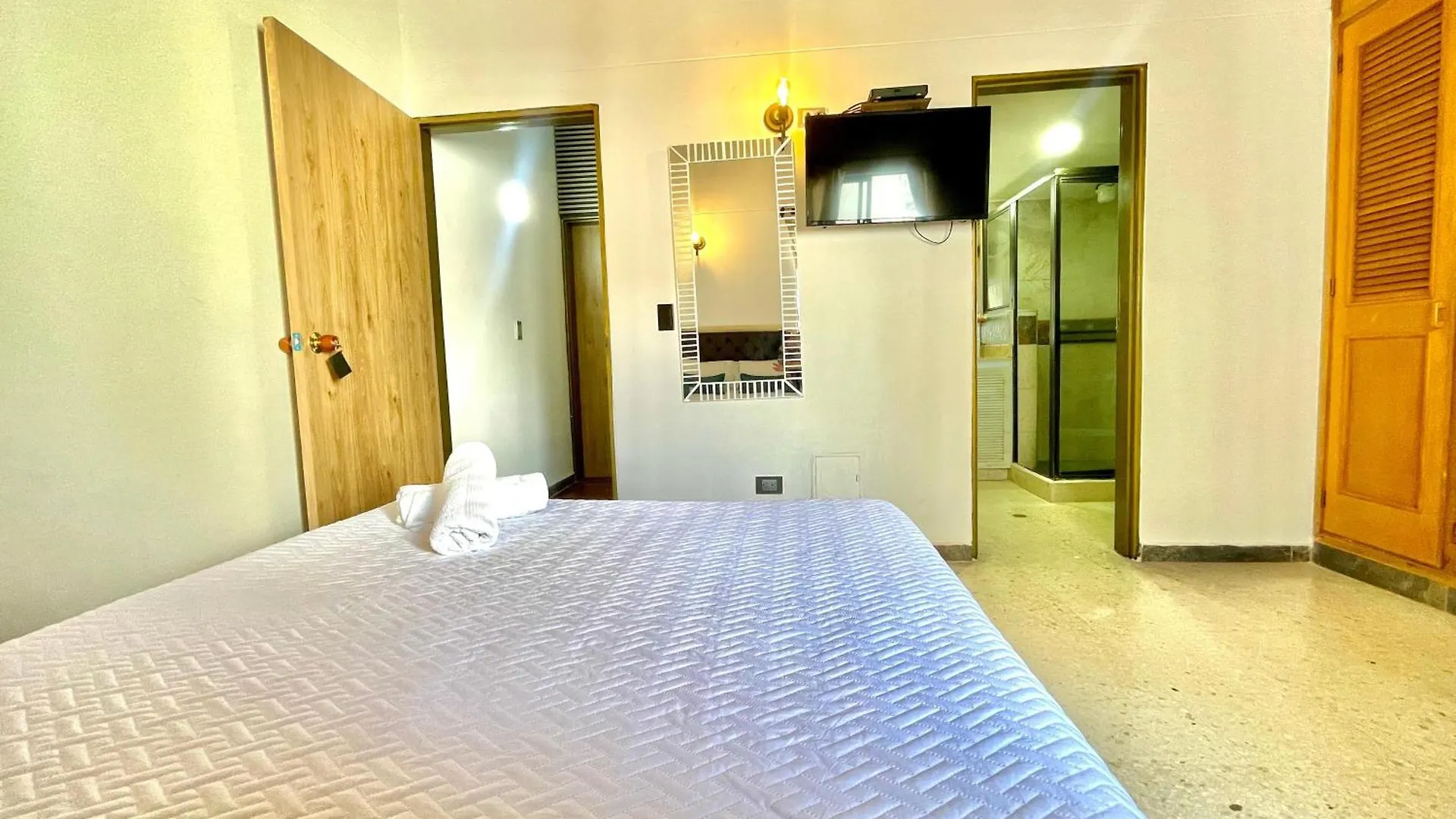 Hotel Torre Primavera Medellin 3*,